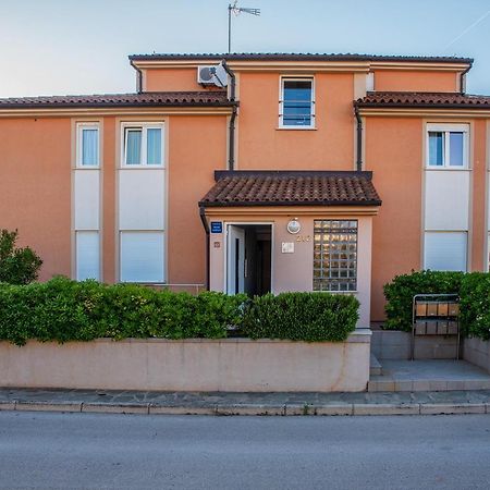 Apartman Maksim بنجول المظهر الخارجي الصورة